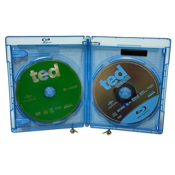 Ted (Two-Disc Combo Pack: Blu-ray + DVD  unrated)  Universal - Picture 5 of 6